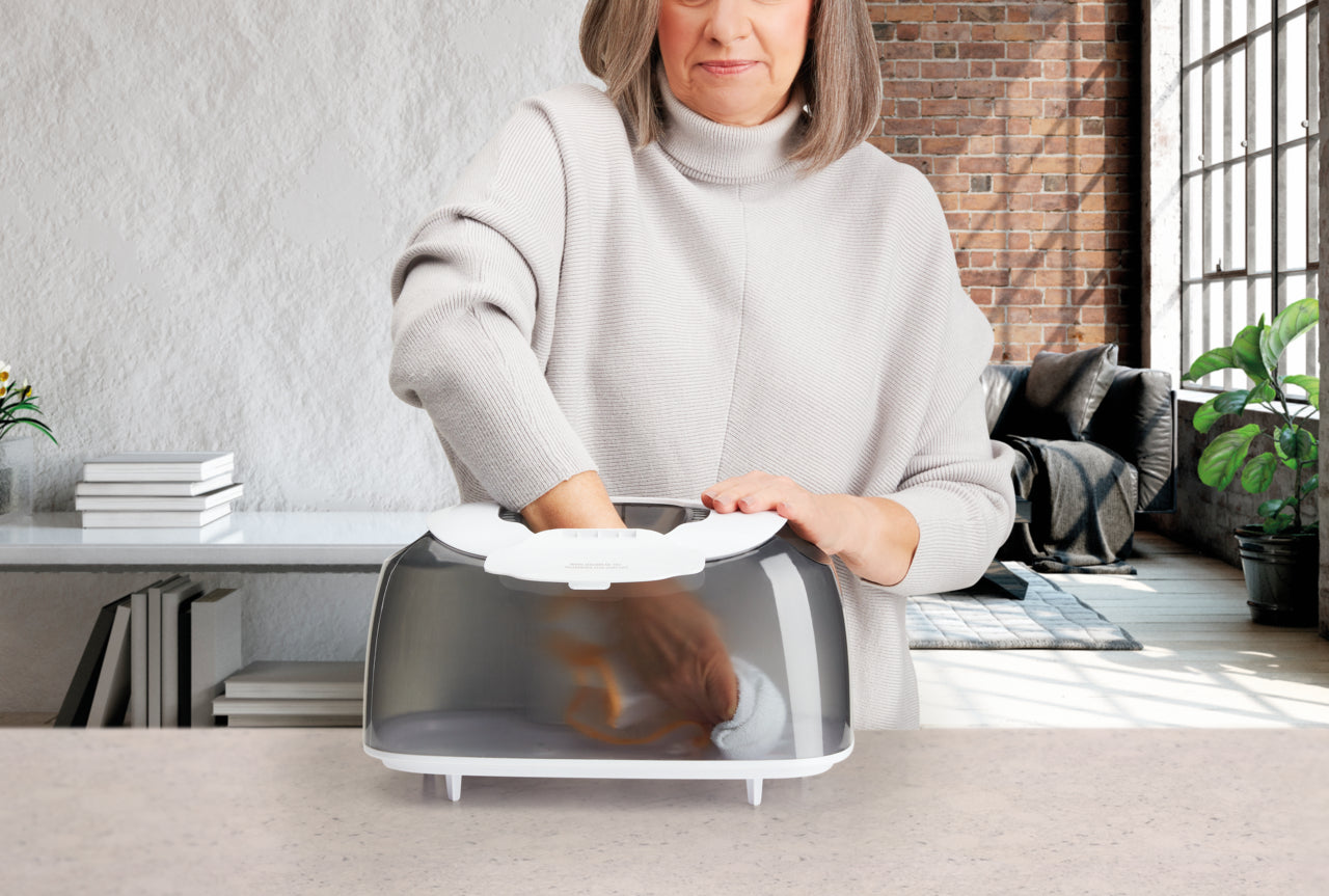TotalComfort® Ultrasonic Humidifier with UV-C Technology and Remote Control - Image 3